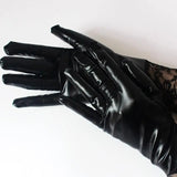 Guantes Venin Negro Madison Elegancia Oscura con Acabado Brillante y Ajuste Perfecto para Estilo Provocador