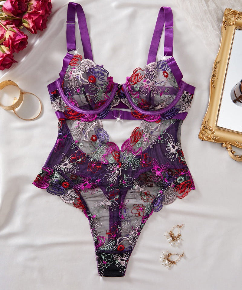 Monica Conjunto De Lencería En Malla Elegante Con Bordado Floral Y Detalles Recortados
