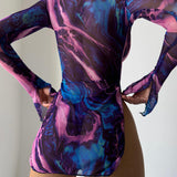 Vestido Elástico Mira Con Motivo Abstracto Corte Ajustado Cuello Alto Ideal Para Eventos Modernos